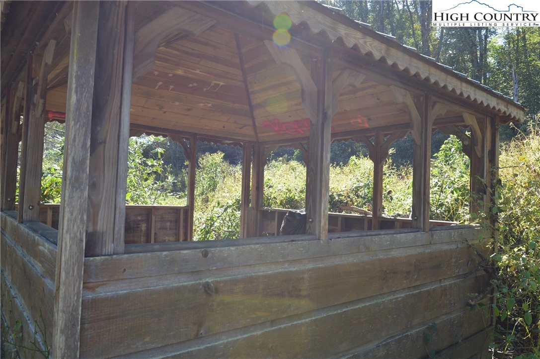 Image number 9 for the current listing