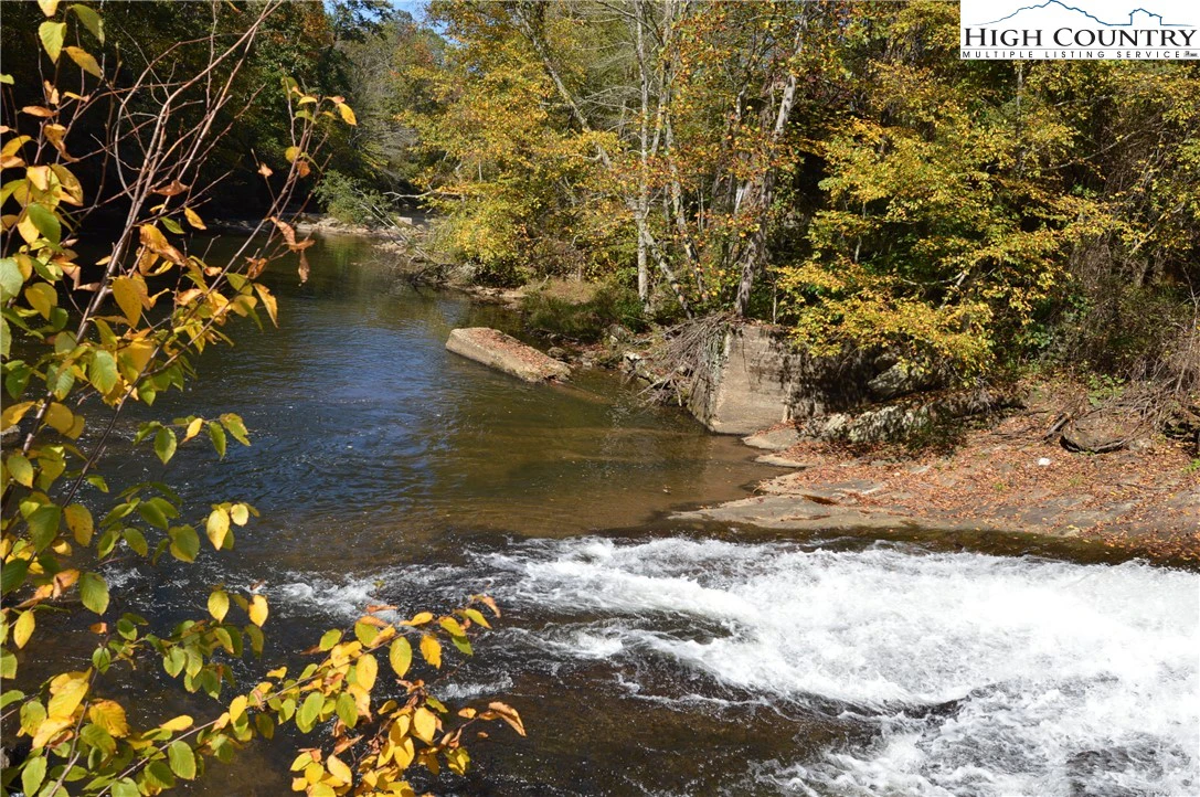 Image number 1 for the current listing