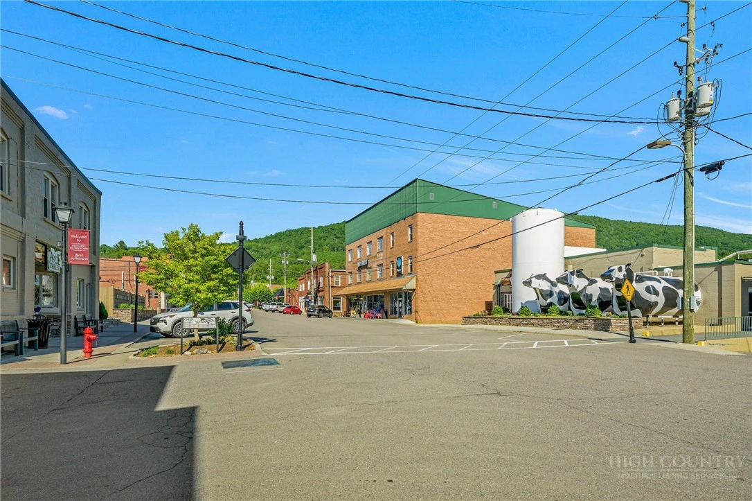 Image number 15 for the current listing