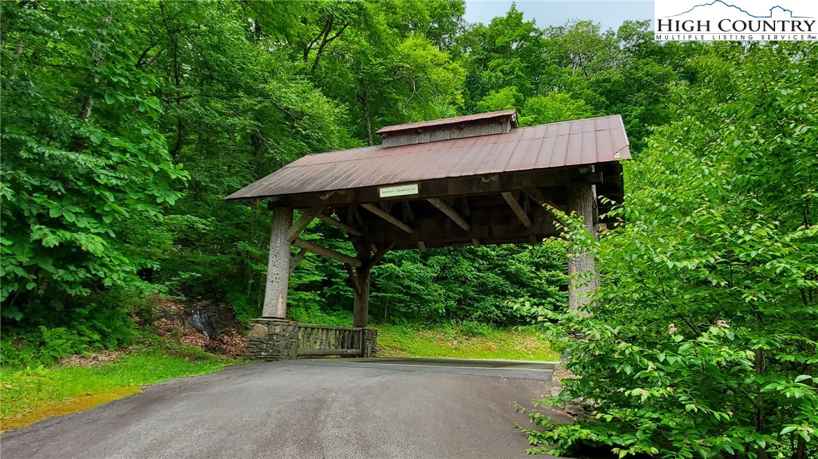 Image number 16 for the current listing