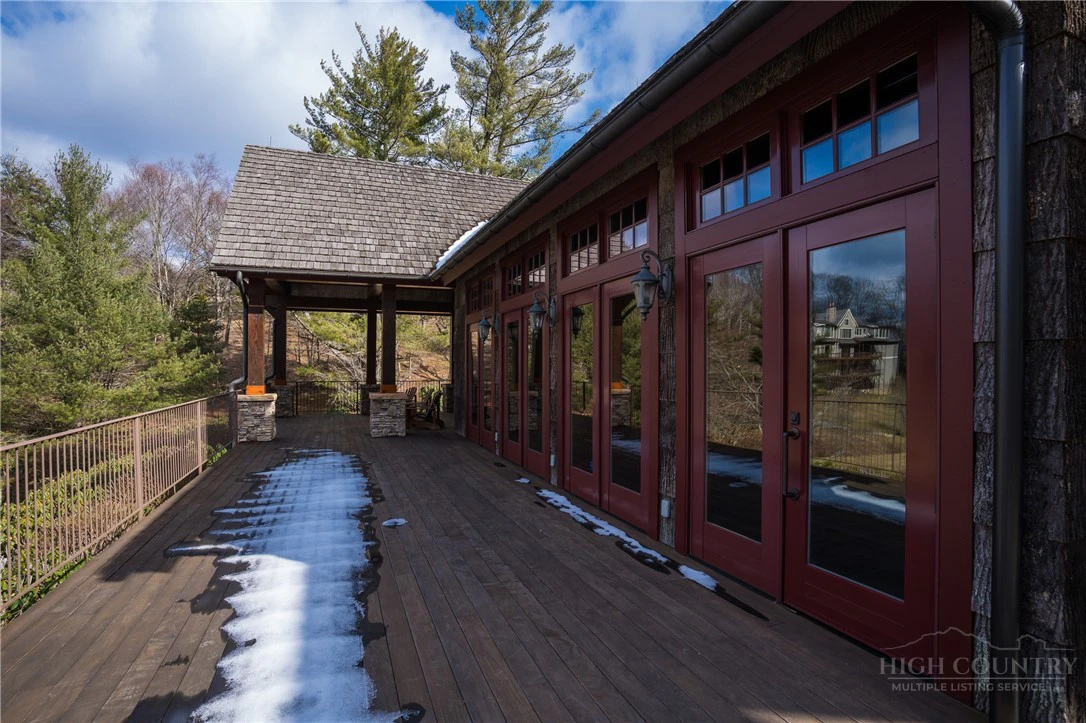 Image number 13 for the current listing