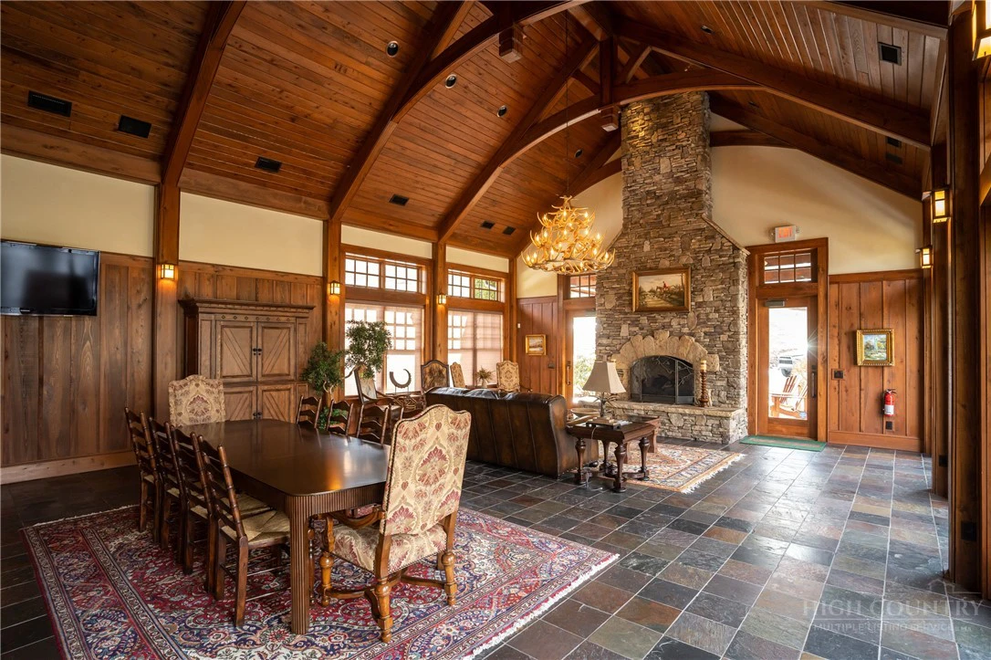 Image number 15 for the current listing