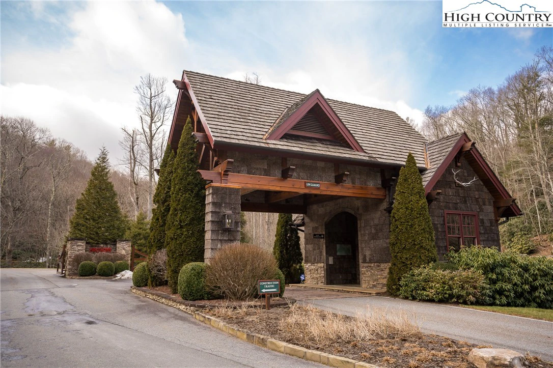 Image number 5 for the current listing