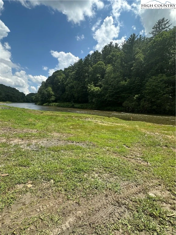 Image number 9 for the current listing