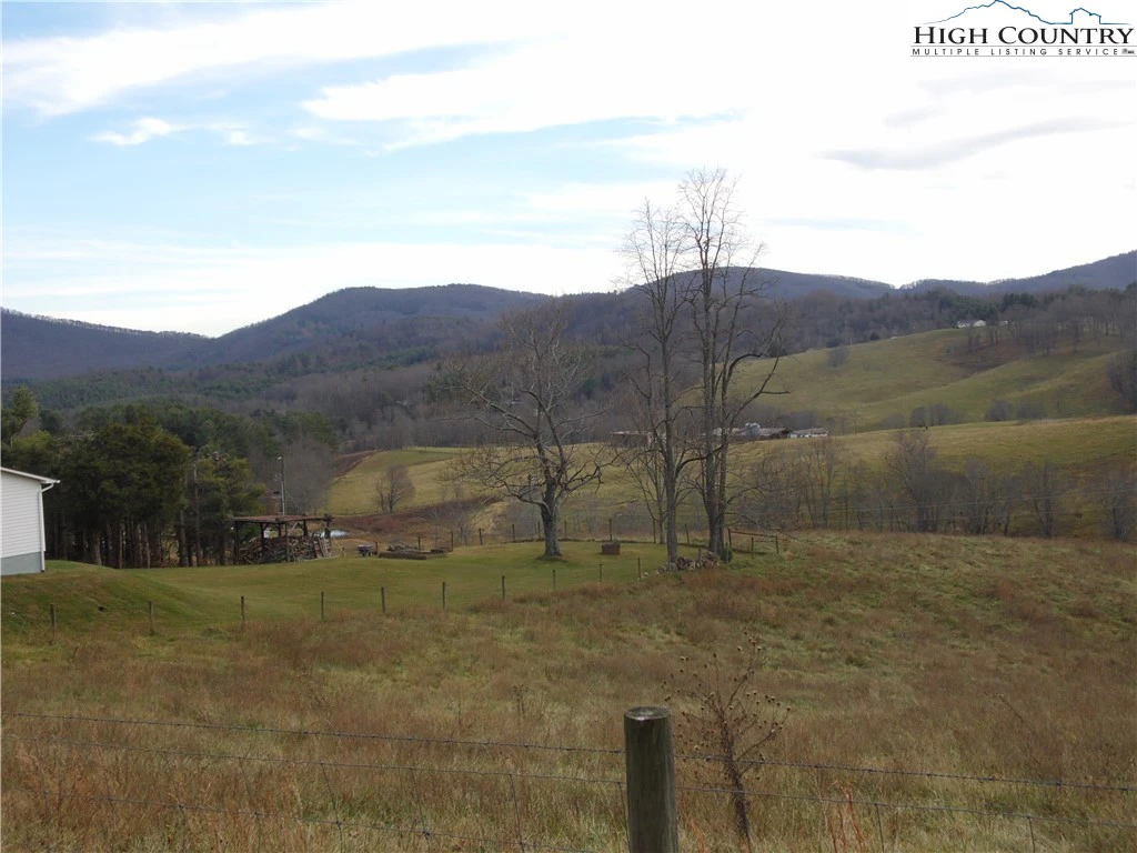 Image number 2 for the current listing