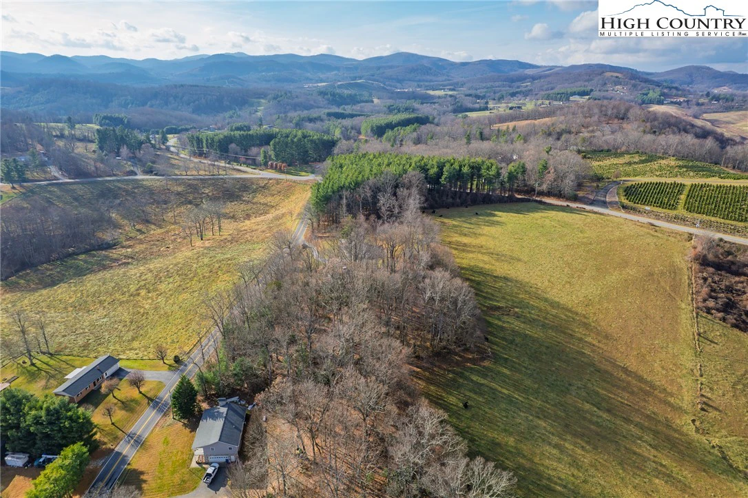 Image number 15 for the current listing