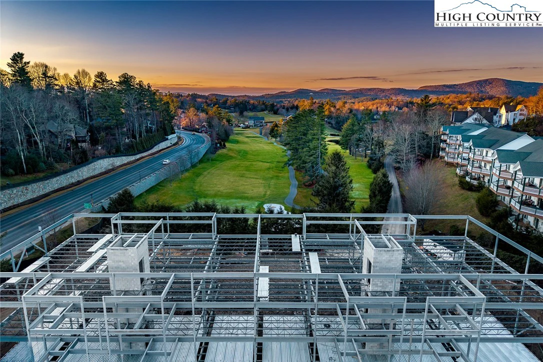 Image number 5 for the current listing
