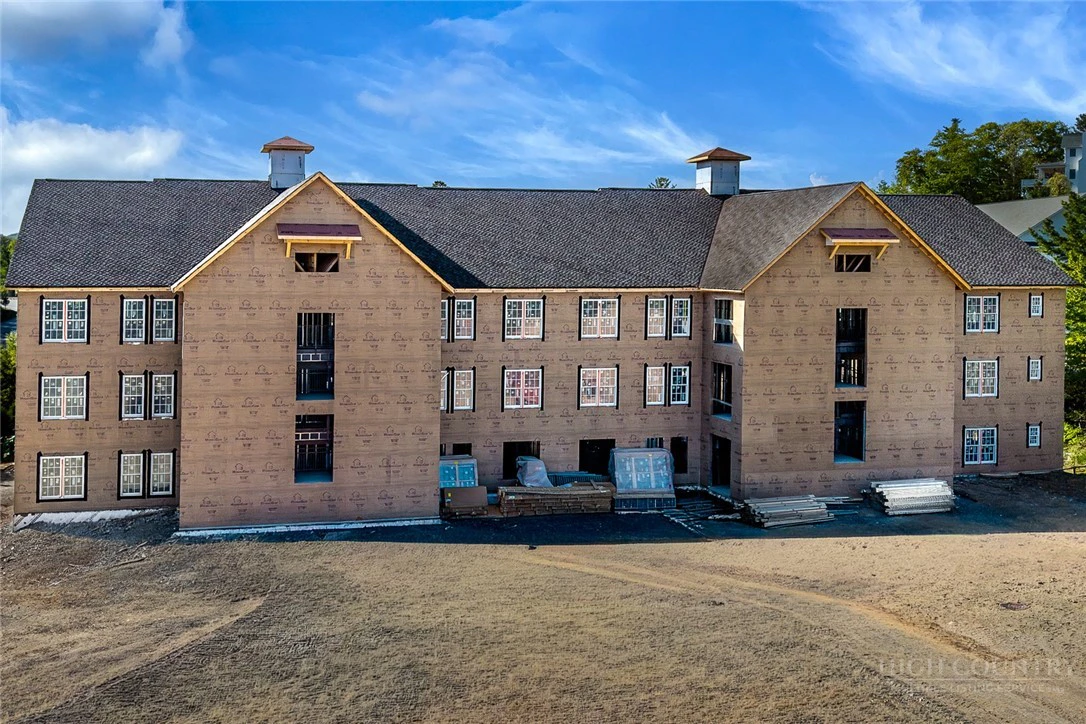 Image number 4 for the current listing