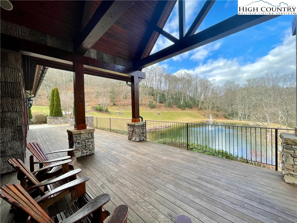 Image number 14 for the current listing