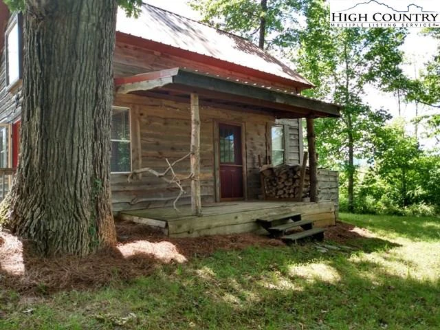 Image number 18 for the current listing