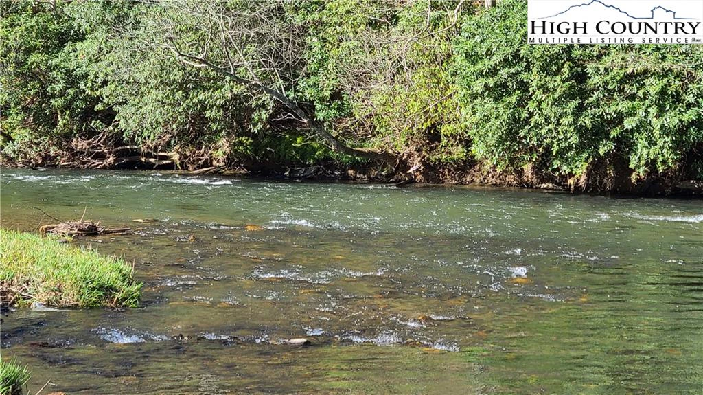 Image number 1 for the current listing