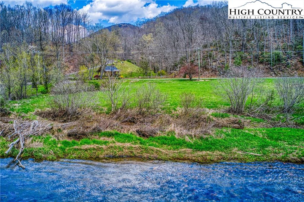 Image number 14 for the current listing