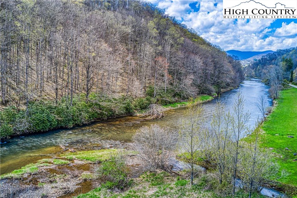 Image number 16 for the current listing