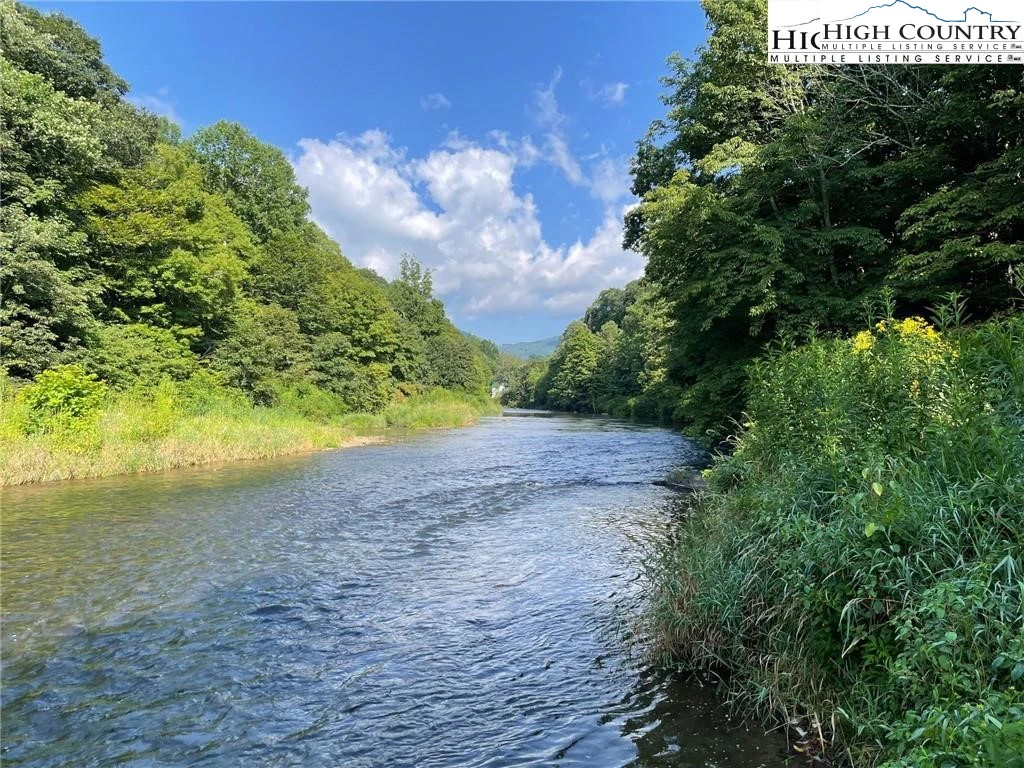 Image number 1 for the current listing