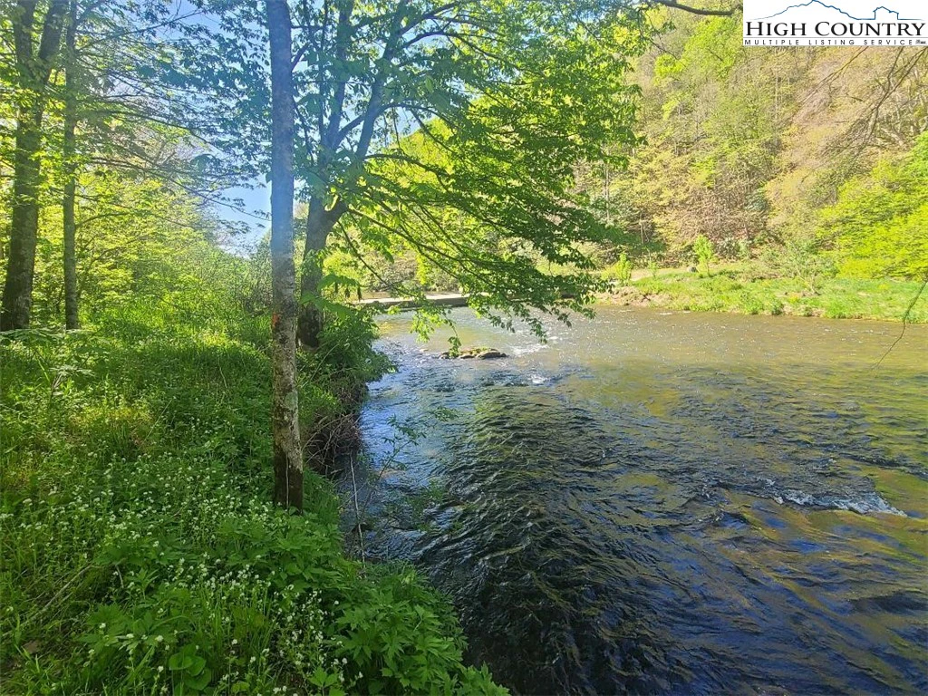 Image number 10 for the current listing