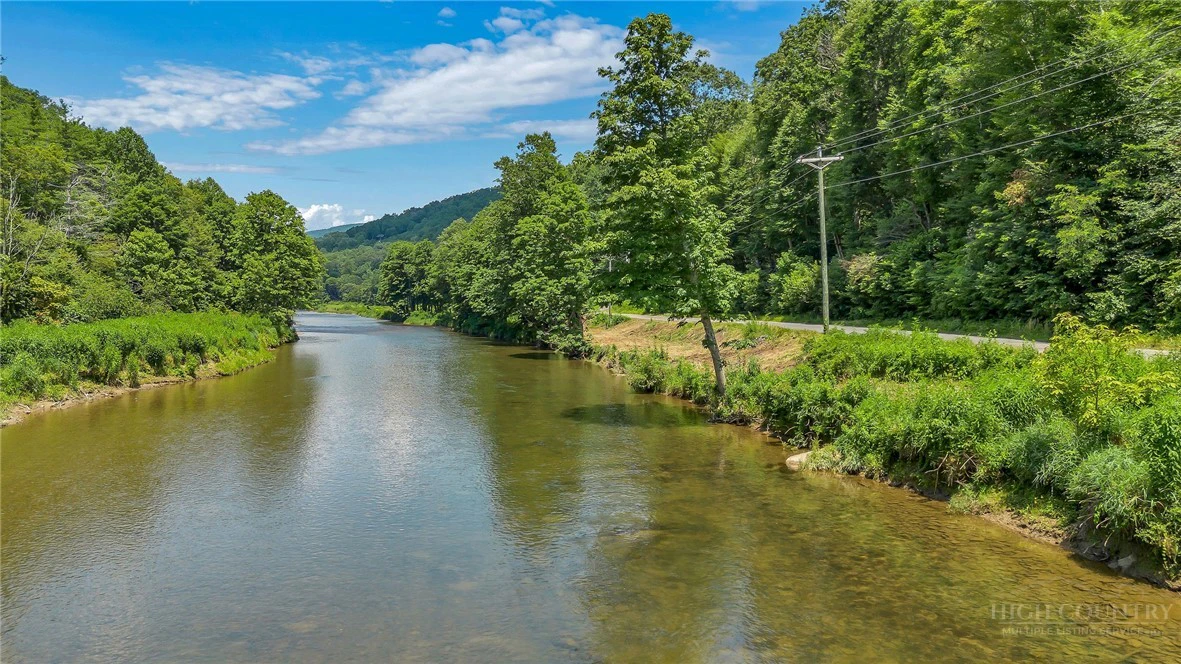 Image number 3 for the current listing