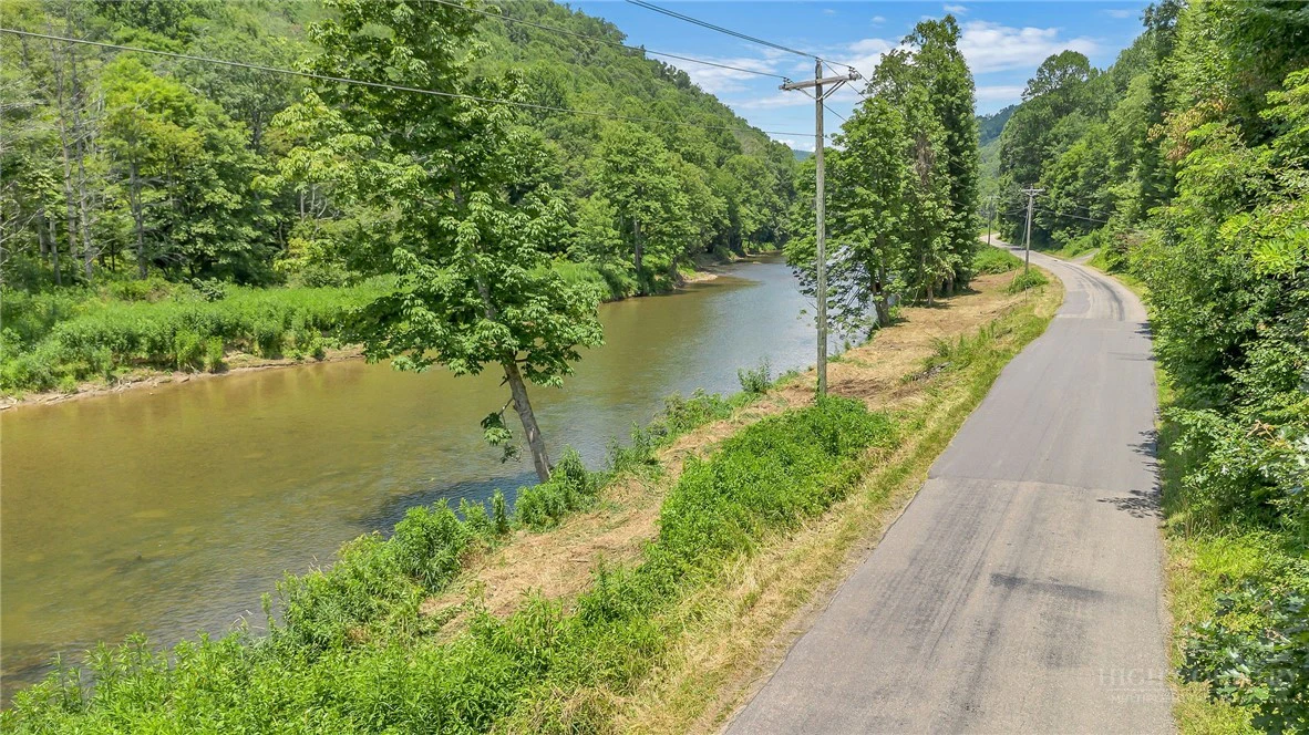 Image number 7 for the current listing