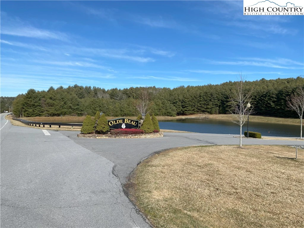 Image number 13 for the current listing