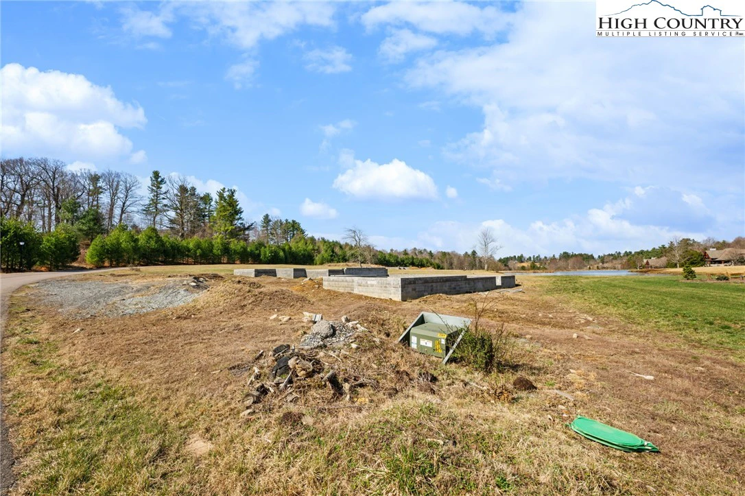 Image number 18 for the current listing