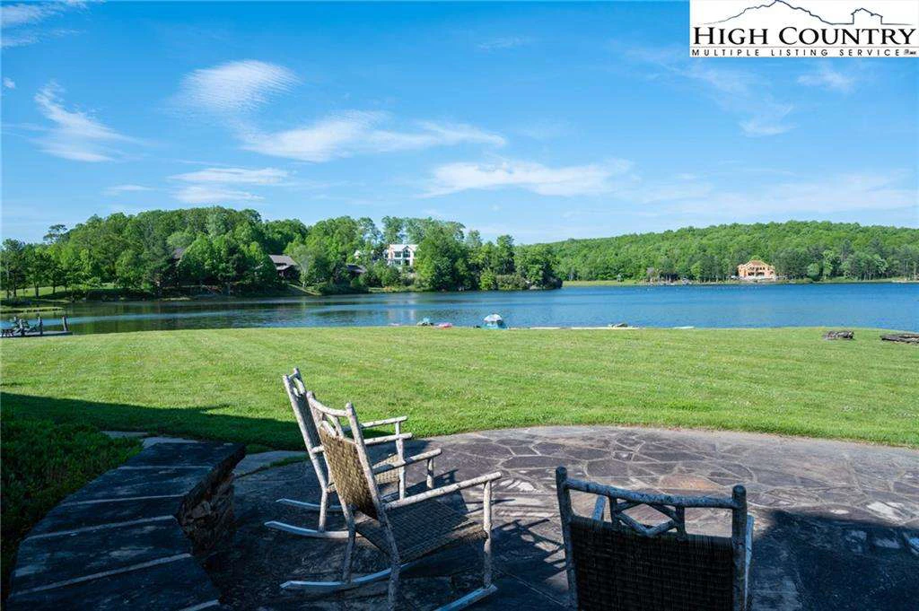 Image number 18 for the current listing