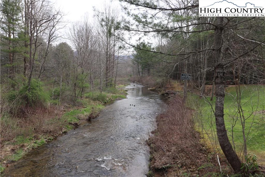 Image number 5 for the current listing
