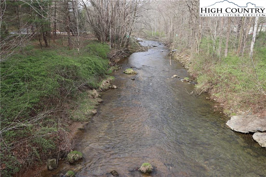 Image number 4 for the current listing