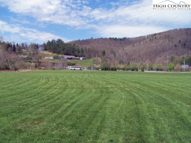 Image number 1 for the current listing