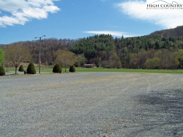 Image number 11 for the current listing