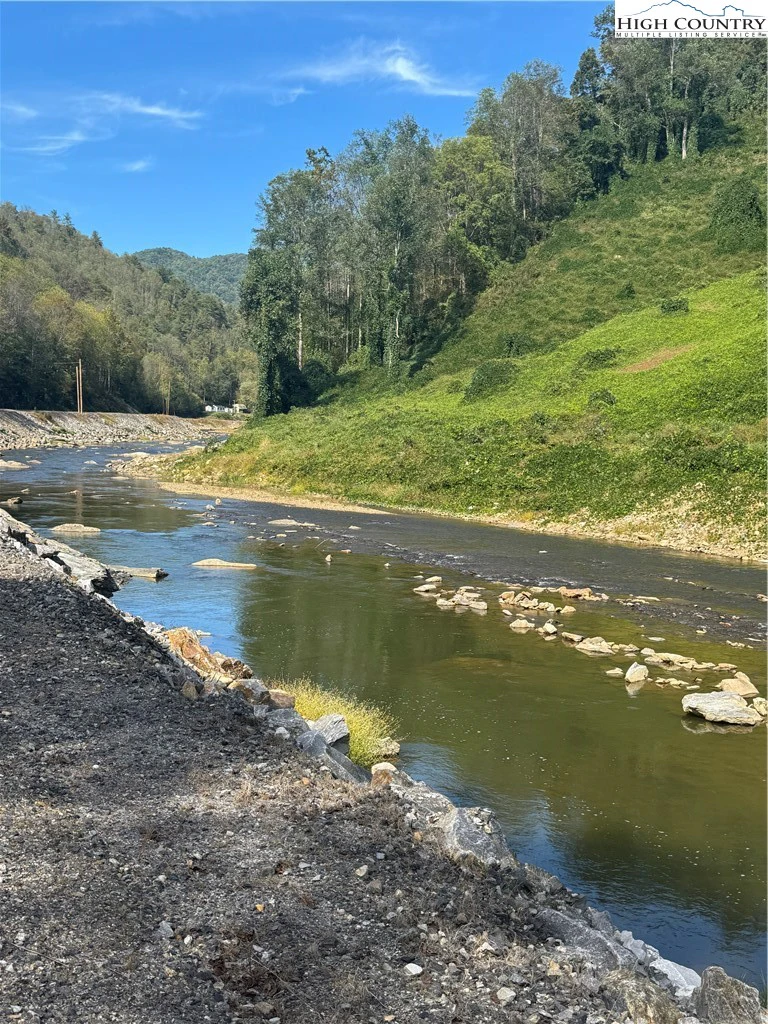 Image number 5 for the current listing