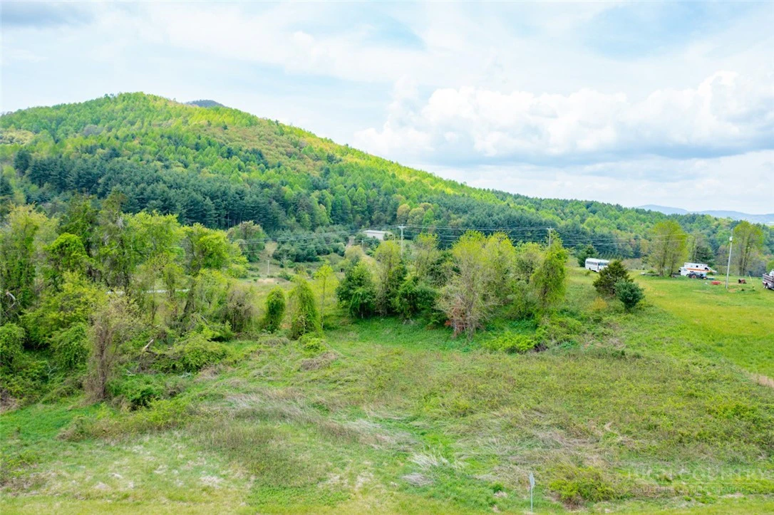 Image number 5 for the current listing