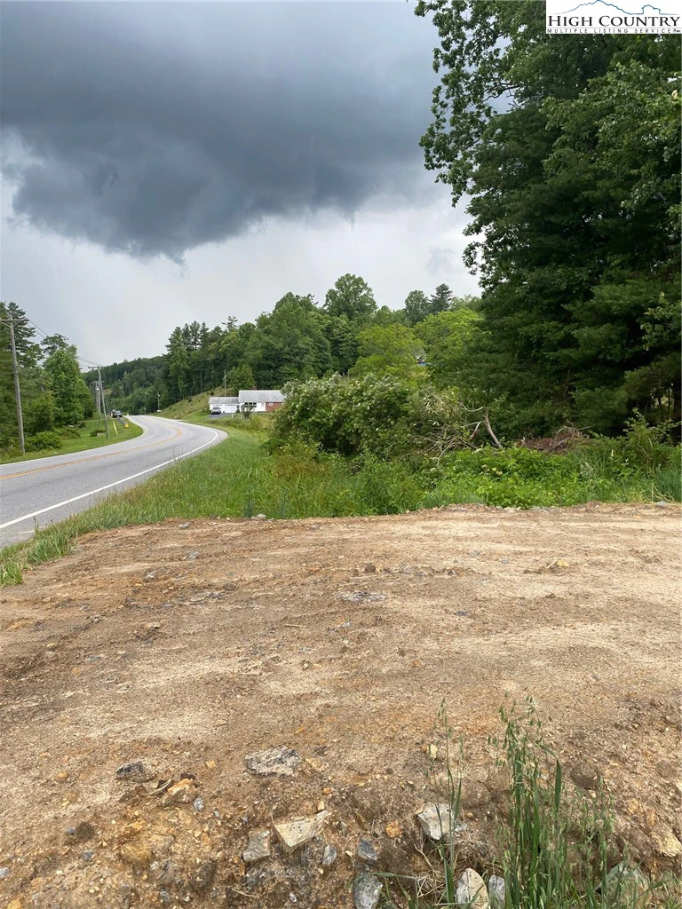 Image number 3 for the current listing