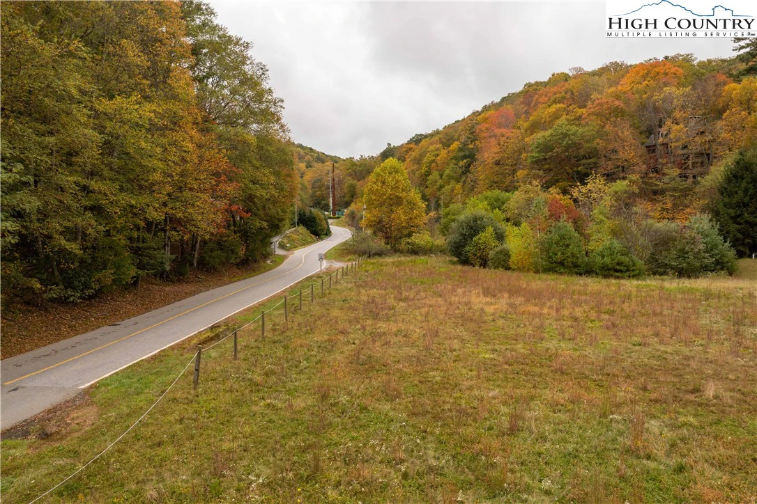 Image number 14 for the current listing