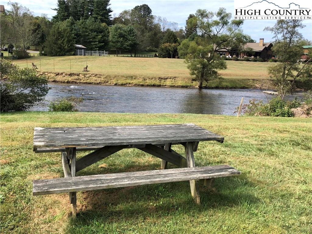 Image number 6 for the current listing