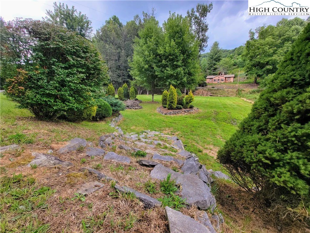 Image number 11 for the current listing