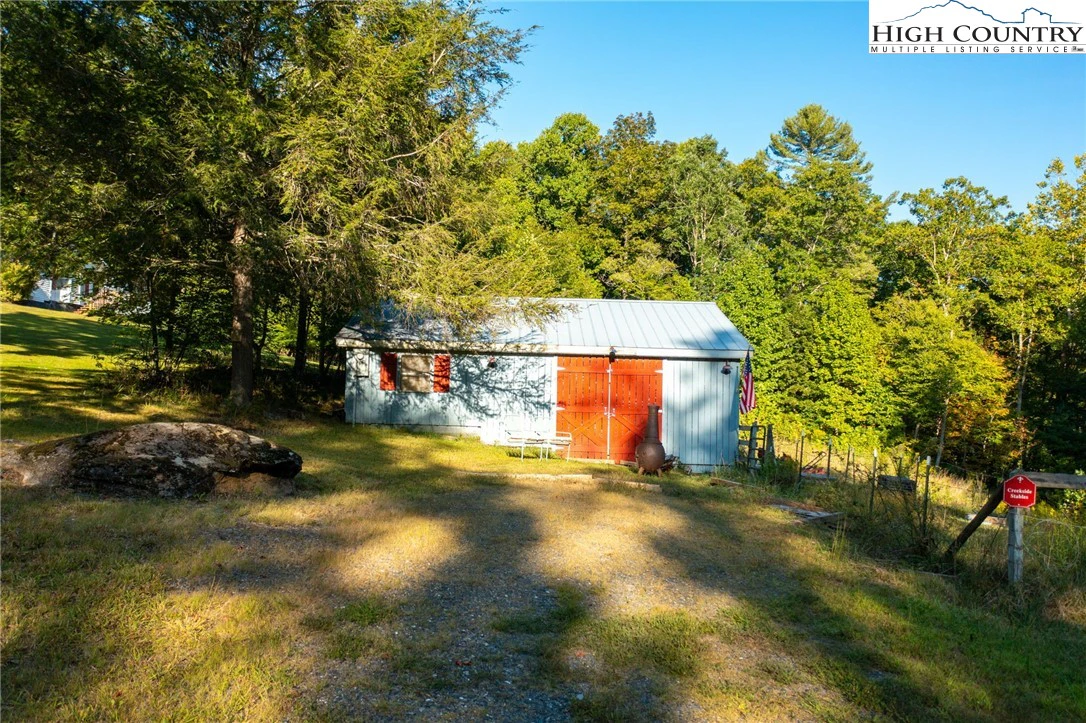 Image number 28 for the current listing