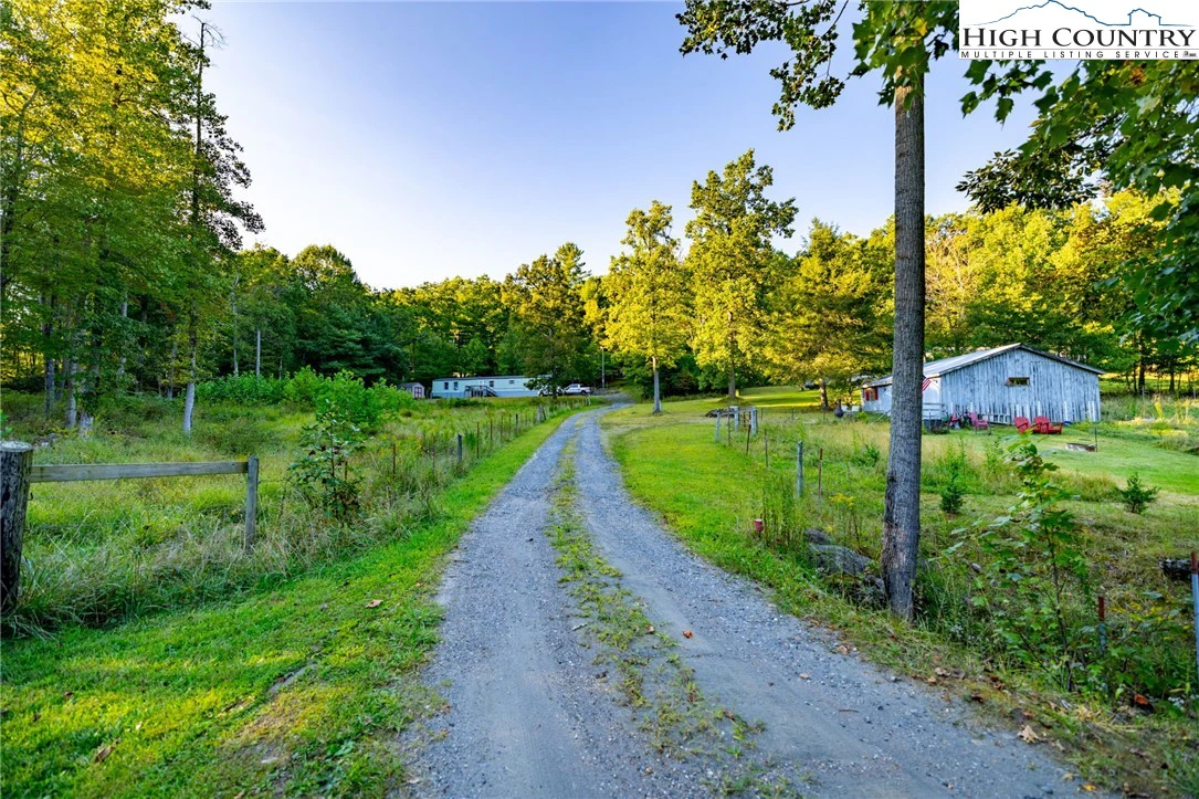 Image number 9 for the current listing