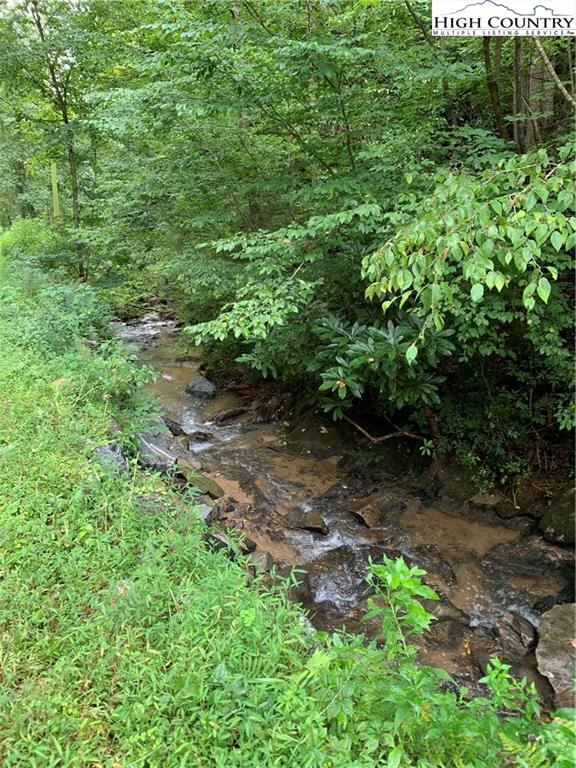 Image number 1 for the current listing