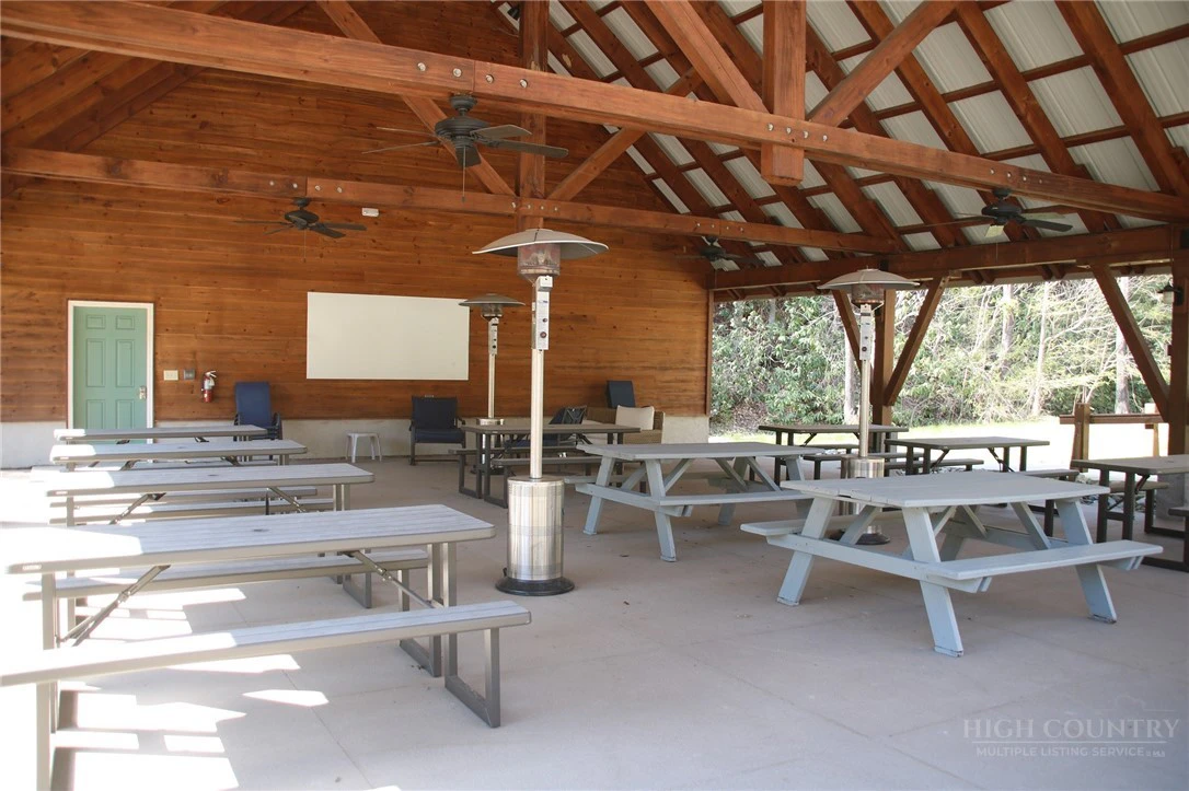 Image number 3 for the current listing