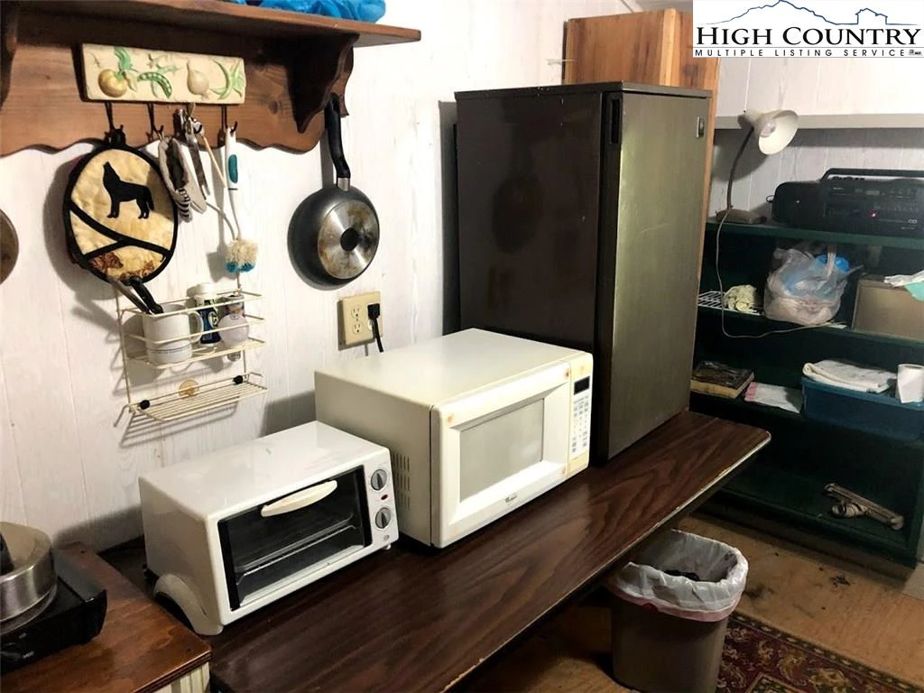 Image number 5 for the current listing