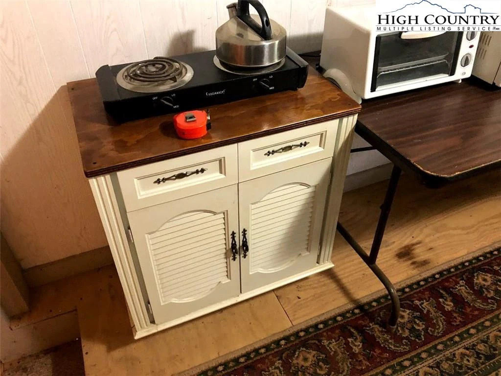 Image number 6 for the current listing