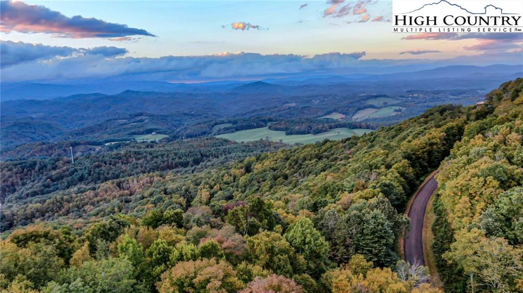 Image number 1 for the current listing