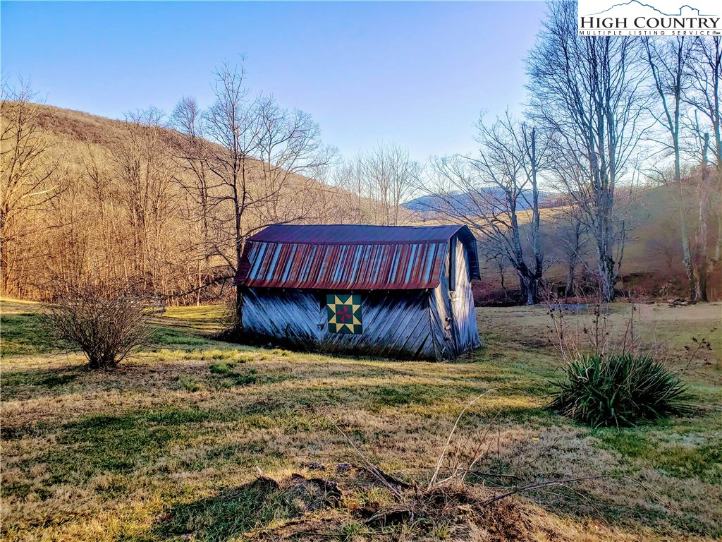 Image number 11 for the current listing