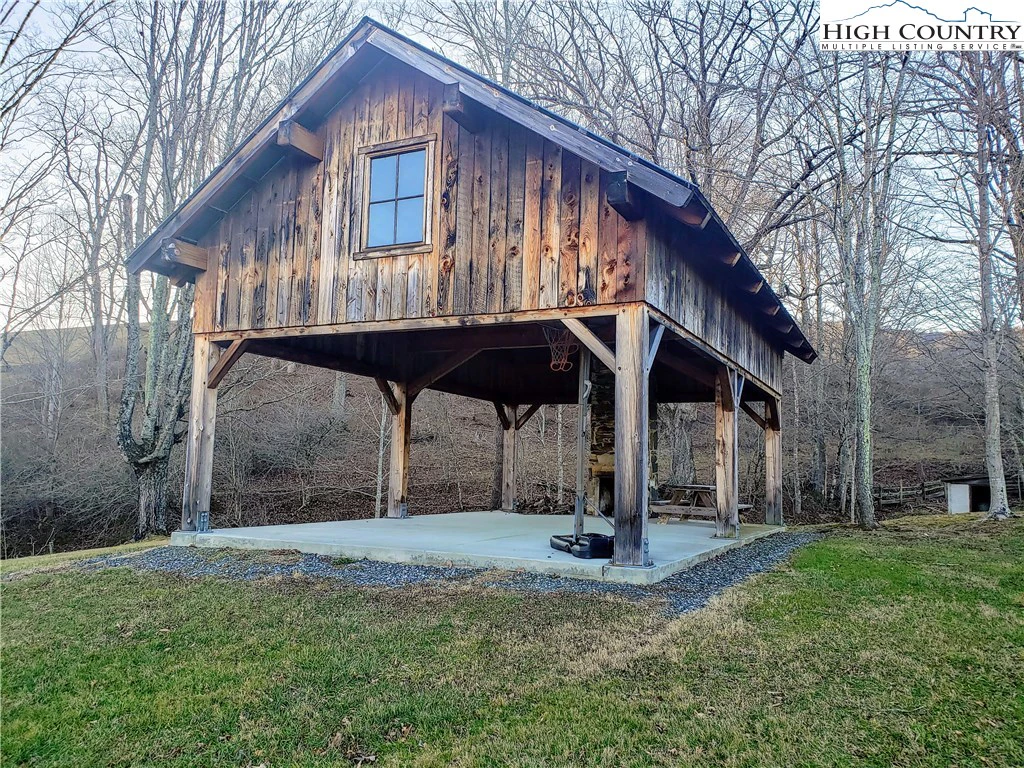 Image number 12 for the current listing