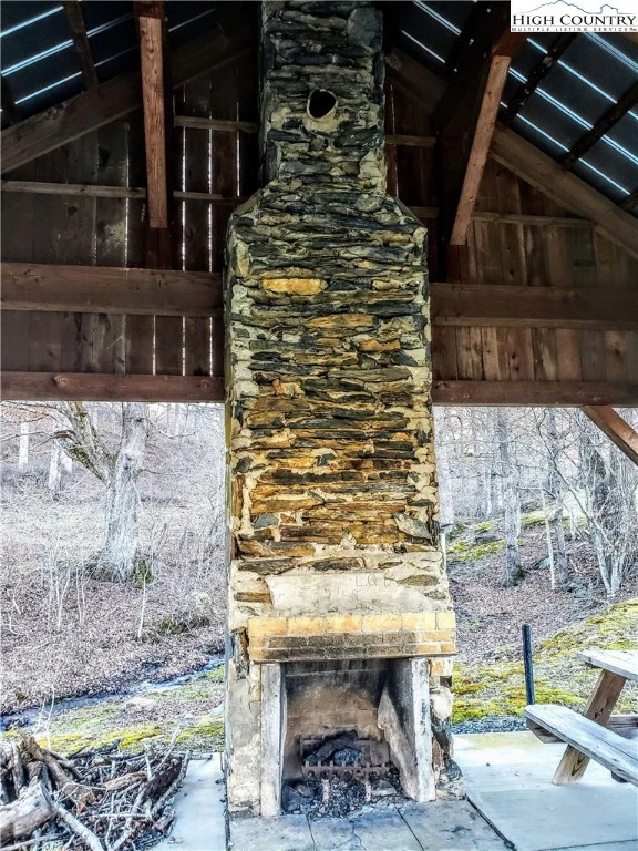 Image number 13 for the current listing