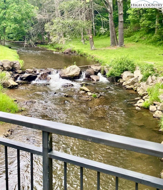 Image number 5 for the current listing
