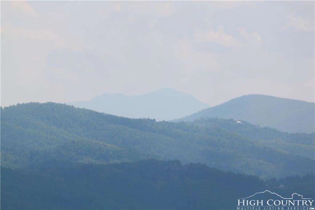 Image number 15 for the current listing
