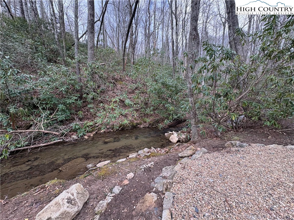 Image number 13 for the current listing