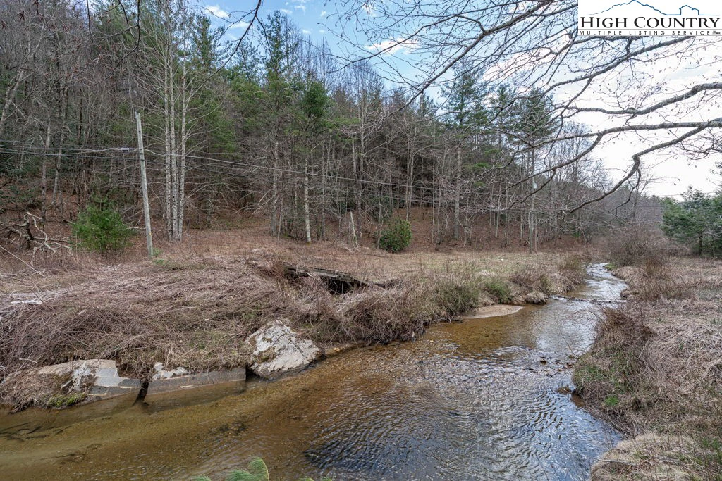 Image number 5 for the current listing