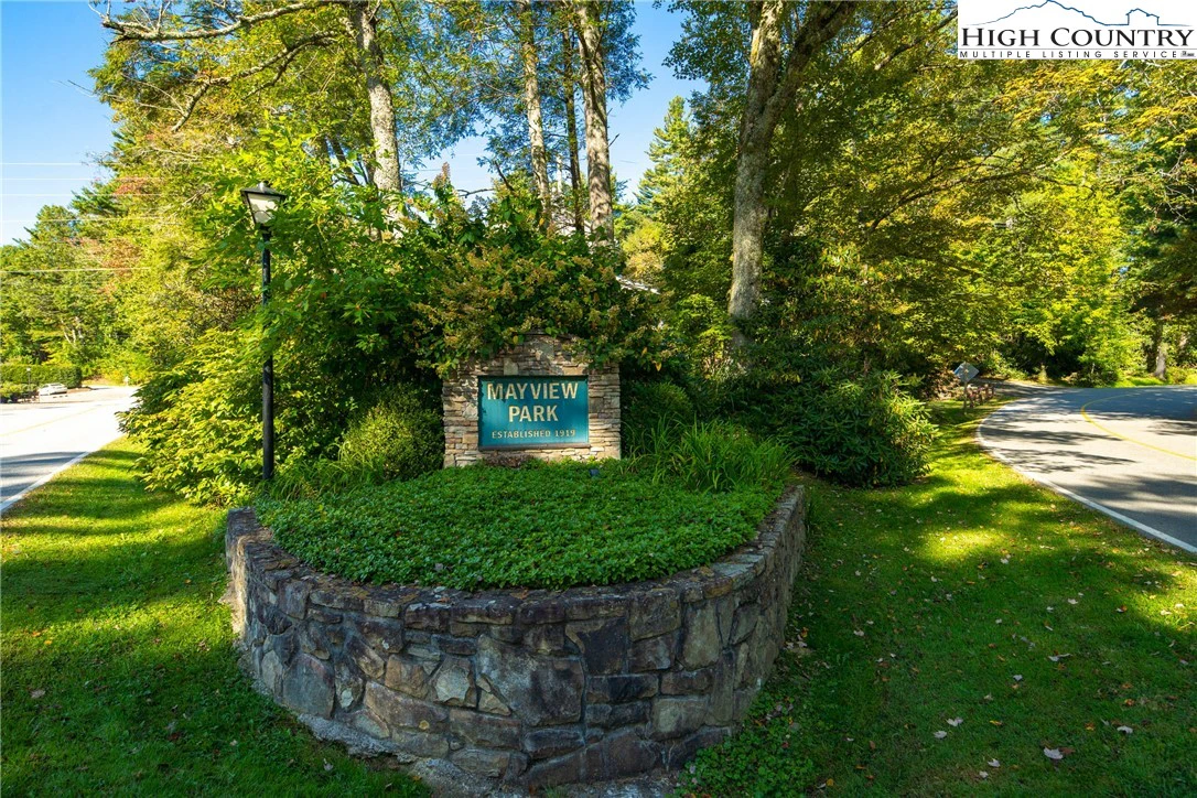 Image number 3 for the current listing