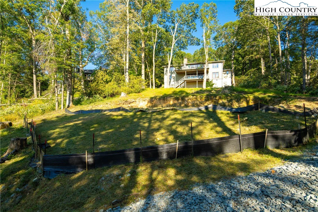 Image number 9 for the current listing